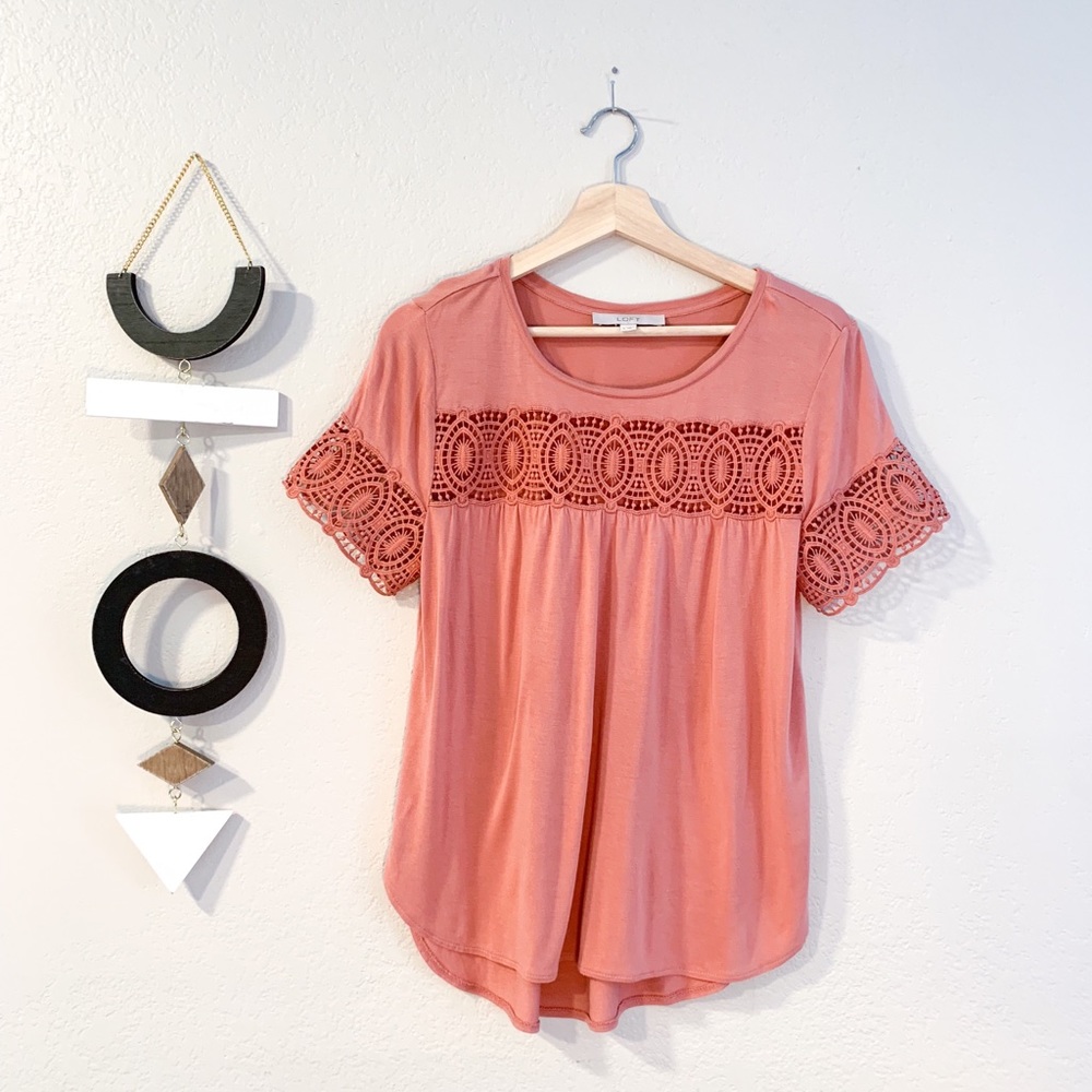 Adorable mauve top from LOFT!
